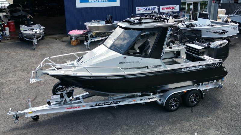 Bar Crusher 670HT & Suzuki Marine DF200APX STEALTH Boat Motor Trailer Package