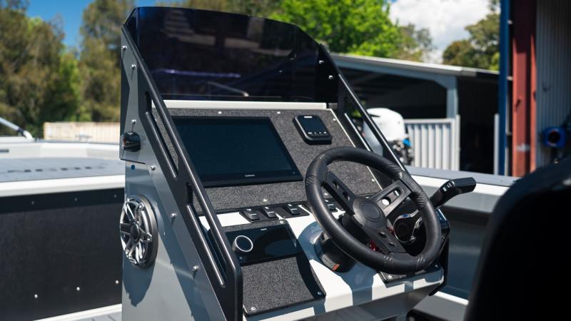 Bar Crusher 670XSR, Suzuki Marine DF200ATX Outboard & Trailer Package