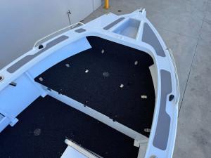 Stacer 469 Outlaw Side Console SE Yamaha F70 2027 Model