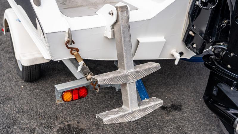 Formosa Sea Rod 480 Side Console, Suzuki 90hp Outboard and Dunbier Trailer