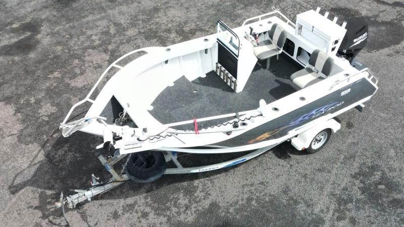 Formosa Sea Rod 480 Side Console, Suzuki 90hp Outboard and Dunbier Trailer