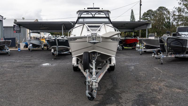 Bar Crusher 615C, Suzuki Marine DF140BTX Outboard & Trailer Package