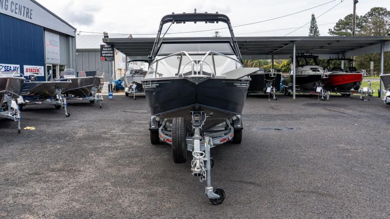 Bar Crusher 535C, Suzuki Marine DF115BTX Outboard & Trailer Package