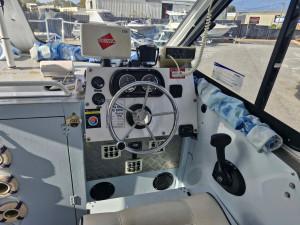 2002 Voyager Marquis 7m Cabin Cruiser