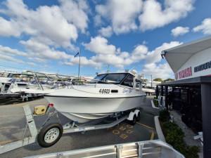 2002 Voyager Marquis 7m Cabin Cruiser