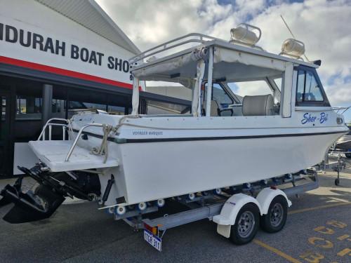 Carousel 2 of 2002 Voyager Marquis 7m Cabin Cruiser