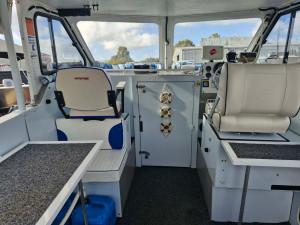 2002 Voyager Marquis 7m Cabin Cruiser