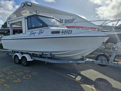 2002 Voyager Marquis 7m Cabin Cruiser