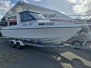 2002 Voyager Marquis 7m Cabin Cruiser