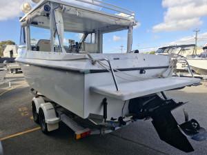 2002 Voyager Marquis 7m Cabin Cruiser