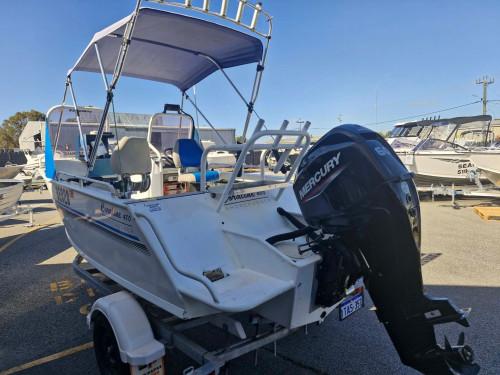 Carousel 3 of 1999 Coraline 480 Shorerunner