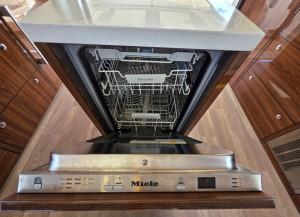 Maritimo M55