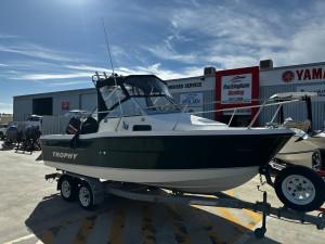 2004 Trophy 5.5 m ( 18 foot ) Walkaround