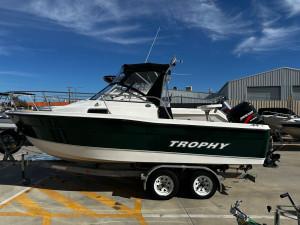 2004 Trophy 5.5 m ( 18 foot ) Walkaround