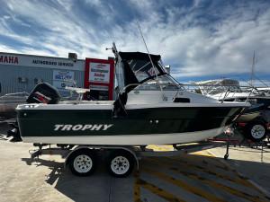 2004 Trophy 5.5 m ( 18 foot ) Walkaround