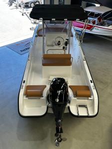 New 2026 Ocean Whaler 565 Offshore Tri-hull Centre Console