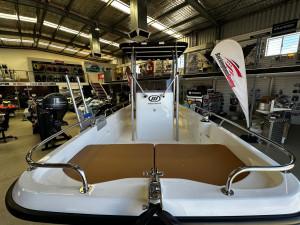 New 2026 Ocean Whaler 565 Offshore Tri-hull Centre Console