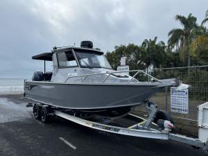YELLOWFIN 7600 SOUTHERNER – WORLD FIRST HELM MASTER EX / BOW THRUSTER PACKAGE twin Yamaha 150 DEC DES