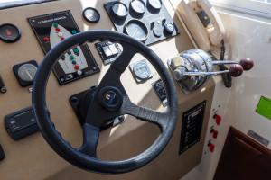 Mariner 3400 Flybridge Cruiser