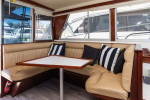 Mariner 3400 Flybridge Cruiser