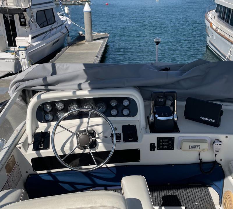 Leeder Capri 900 Flybridge