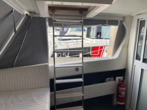 Leeder Capri 900 Flybridge