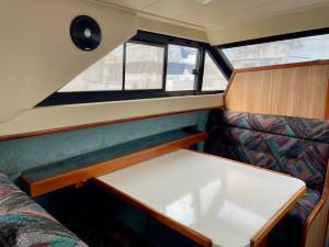 Leeder Capri 900 Flybridge