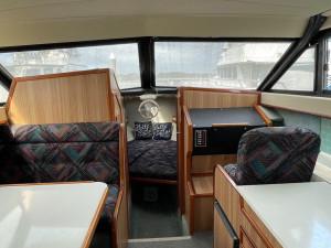 Leeder Capri 900 Flybridge