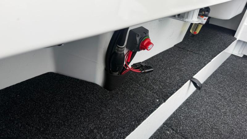 QUINTREX 450 TOP ENDER PRO POWERED BY A YAMAHA F70LB OUTBOARD ON A QUINTREX ALUMINIUM 1100 I-BEAM TRAILER - 388935