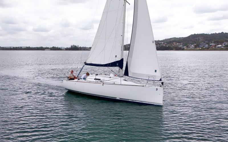 Carousel 3 of Beneteau first 27.7 