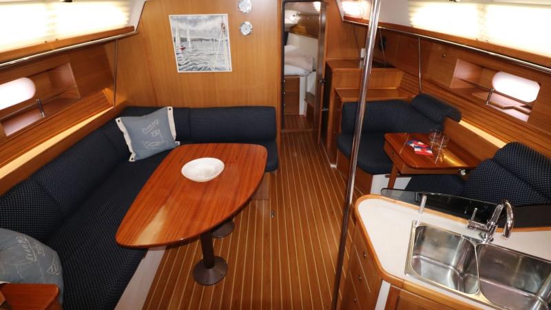 Carousel 3 of Catalina 385 ‘Amoore’ Luxury Cruising Yacht