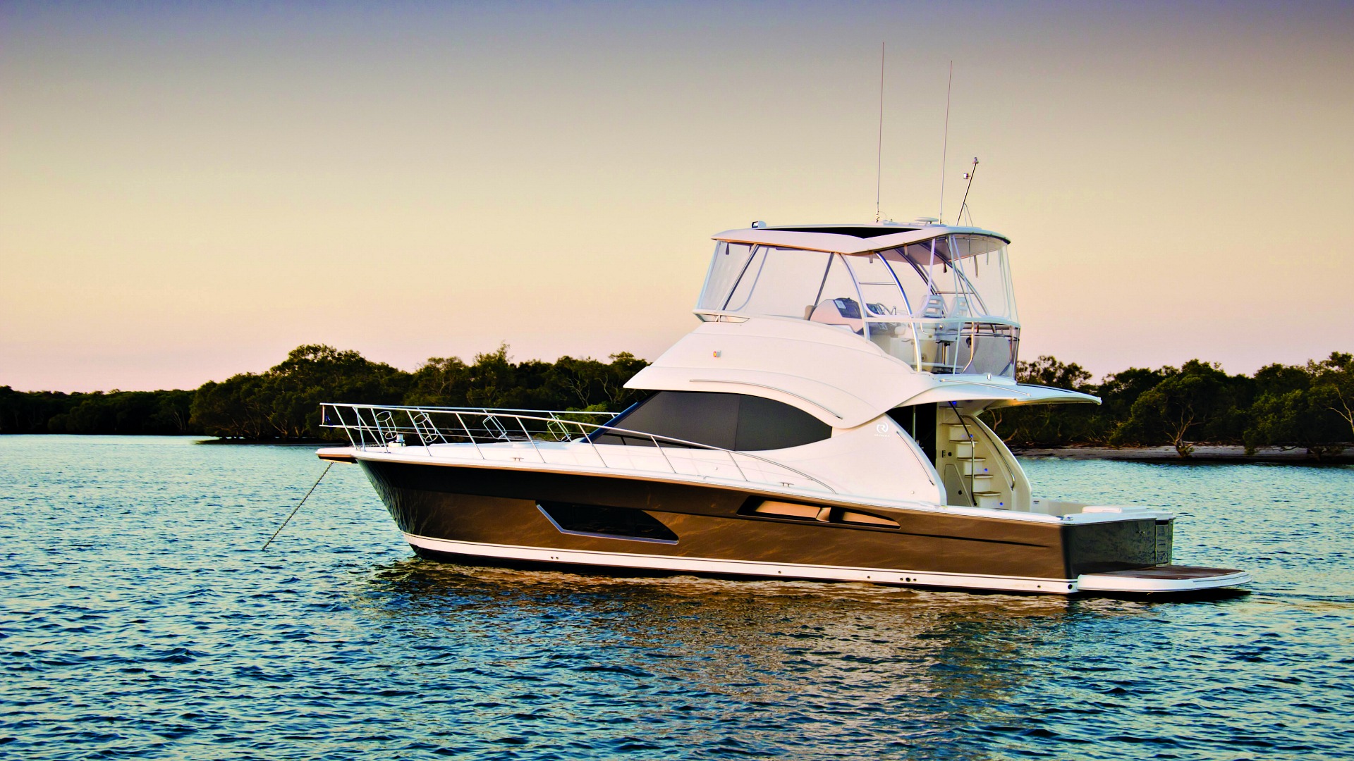 R Marine Flagship | New Riviera Boats