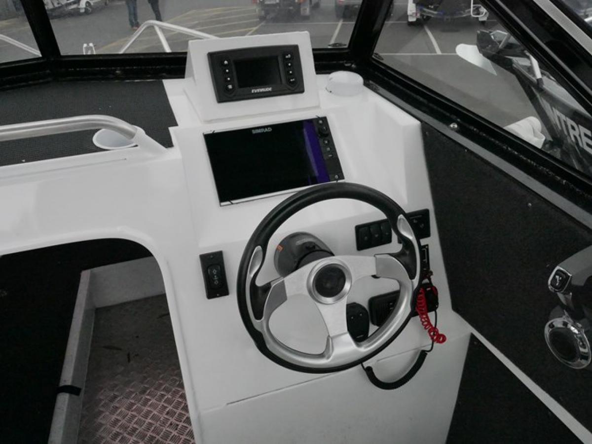 Yellowfin 6700 Cabin - Plate Offshore Yellowfin 6700 Cabin - Plate Offshore